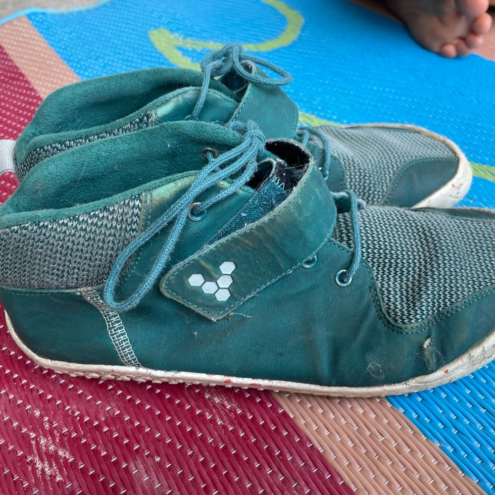 Kids Vivobarefoot primus bootie size 34 (US 2.5)